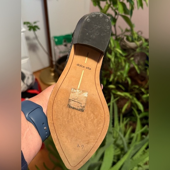 Dolce Vita “Shana” Black Leather Ankle Booties women's sz 6 Fur Heel - Picture 5 of 10